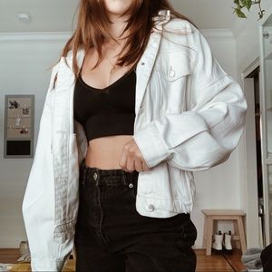 WHITE OVER SIZED JEAN JACKET